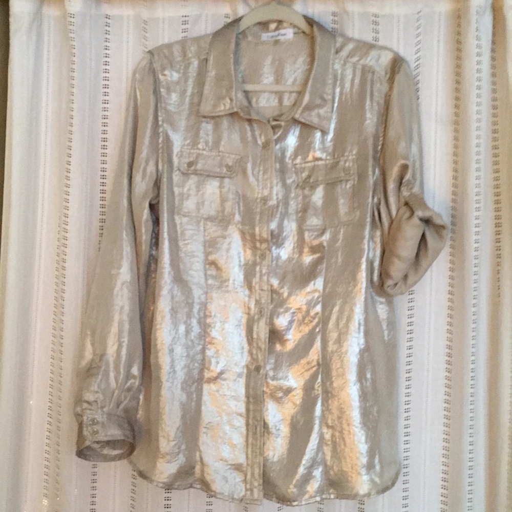 Women’s long-sleeved Calvin Klein shirt.